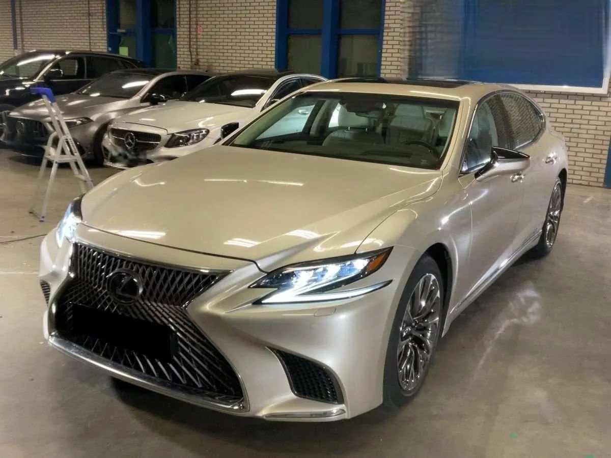 Lexus LS 500h AWD Business