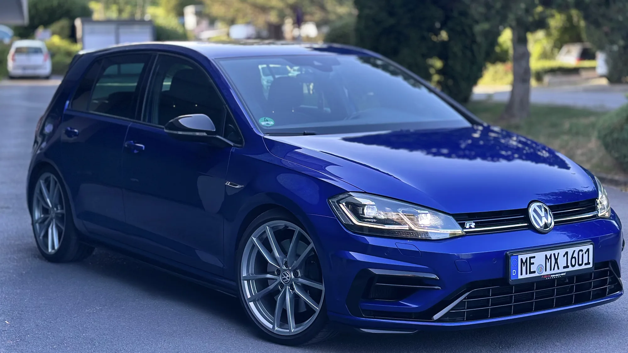 Golf R azul en Alemania